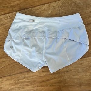 Lululemon speed ups size 2 perfect condition worn a couple of times.